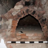 Rathausneubau in Herzogenaurach, neuzeitlicher Backsteinofen